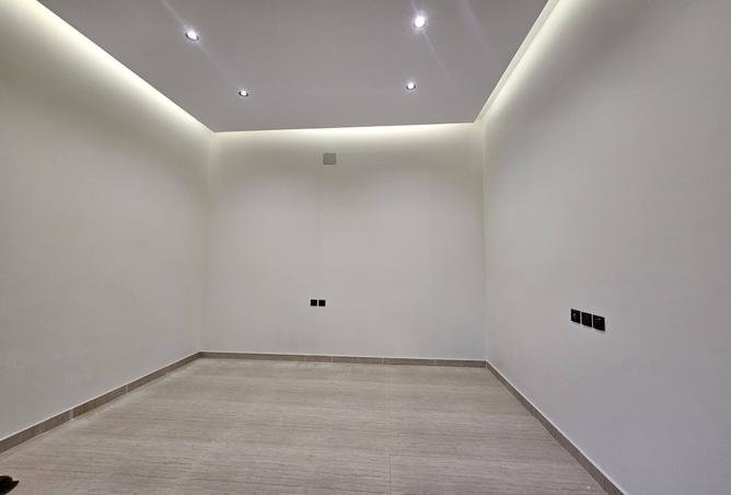 254903 - Property Image 3