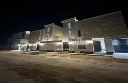 Full Floor - 5 Bedrooms - 4 Bathrooms for sale in Al Janadriyah - Riyadh - Ar Riyadh