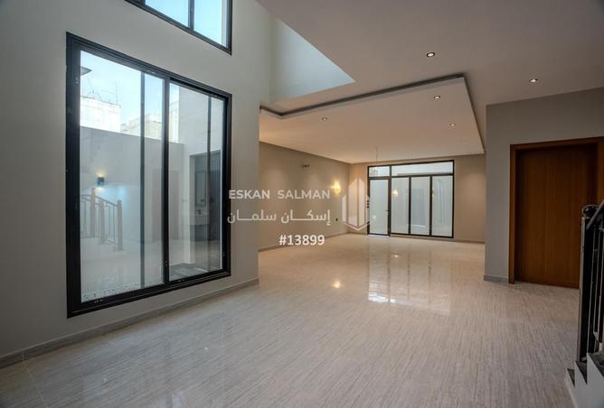 252318 - Property Image 2
