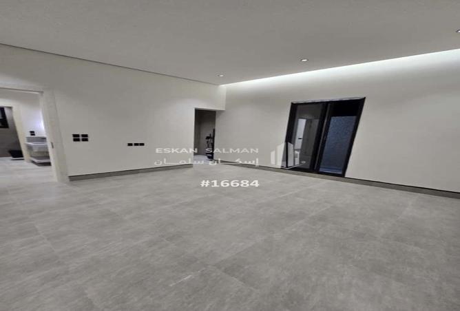 256682 - Property Image 3