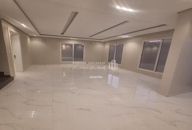 256818 - Property Image 3