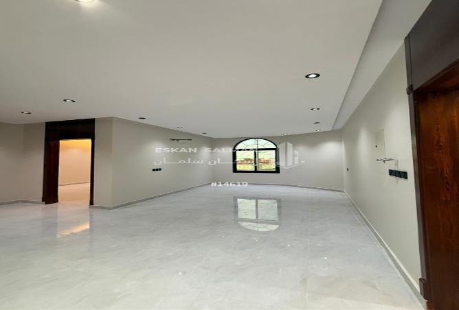 253767 - Property Image 2