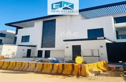 Full Floor - 4 Bedrooms - 4 Bathrooms for sale in Qurtubah - Riyadh - Ar Riyadh