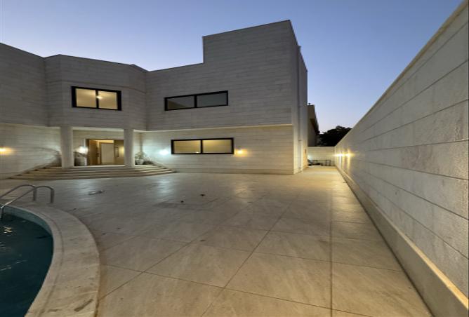 258194 - Property Image 2