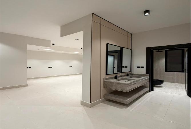 258669 - Property Image 2