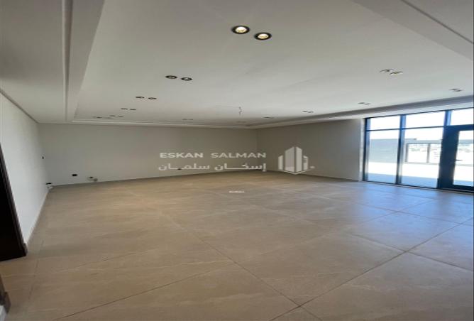 251342 - Property Image 2
