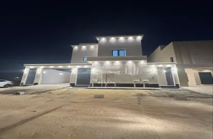 طابق كامل - 5 غرف نوم - 3 حمامات للبيع في القادسية - الرياض - الرياض