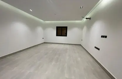 Apartment - 4 Bedrooms - 3 Bathrooms for sale in Al Yarmuk - Riyadh - Ar Riyadh