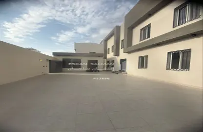 Full Floor - 7 Bedrooms - 4 Bathrooms for sale in Al Maealaa - Ahad Rifaydah - Asir