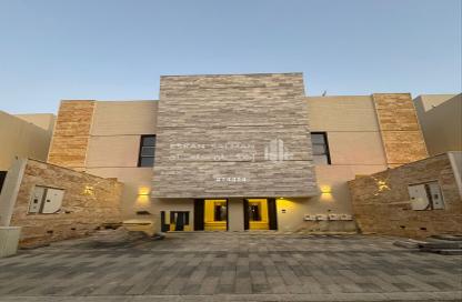 Full Floor - 5 Bedrooms - 3 Bathrooms for sale in Qurtubah - Riyadh - Ar Riyadh