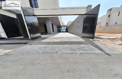 فيلا - 6 غرف نوم - 6 حمامات للبيع في الرمال - الرياض - الرياض