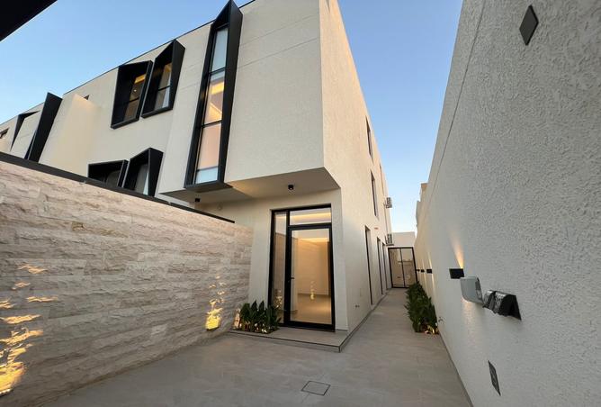 258742 - Property Image 3