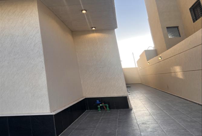 256451 - Property Image 3