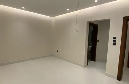 Apartment - 5 Bedrooms - 3 Bathrooms for sale in Governmental1 - Jeddah - Makkah Al Mukarramah