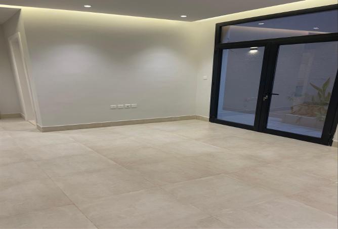 255427 - Property Image 2