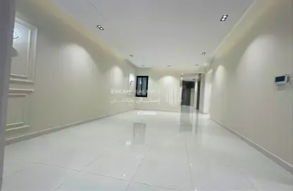 Full Floor - 6 Bedrooms - 4 Bathrooms for sale in Al Maarid - Khamis Mushayt - Asir