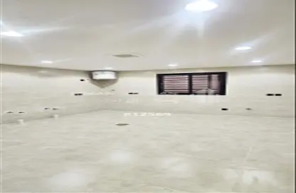 Full Floor - 6 Bedrooms - 4 Bathrooms for sale in Al Ghadir - Abha - Asir