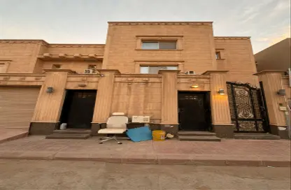 Full Floor - 5 Bedrooms - 3 Bathrooms for sale in Qurtubah - Riyadh - Ar Riyadh