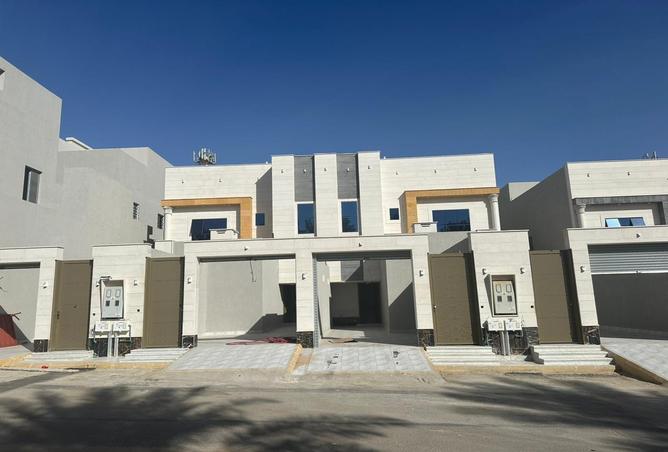 Full Floor - 5 Bedrooms - 3 Bathrooms for sale in Al Olaya - Bariduh - Al Qassim