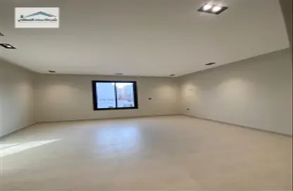 Full Floor - 6 Bedrooms - 3 Bathrooms for sale in Al Munisiyah - Riyadh - Ar Riyadh