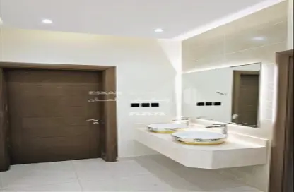 Full Floor - 6 Bedrooms - 4 Bathrooms for sale in Al Ghadir - Abha - Asir