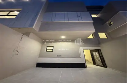 Apartment - 6 Bedrooms - 4 Bathrooms for sale in Al Janadriyah - Riyadh - Ar Riyadh