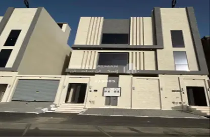 Full Floor - 7 Bedrooms - 4 Bathrooms for sale in Al Dhurfah - Khamis Mushayt - Asir