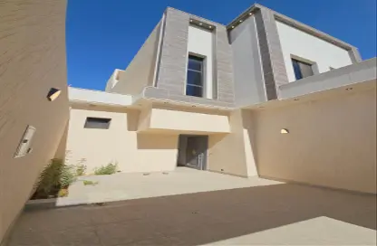 Full Floor - 5 Bedrooms - 5 Bathrooms for sale in Al Qadisiyah - Riyadh - Ar Riyadh