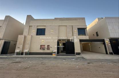 Full Floor - 7 Bedrooms - 5 Bathrooms for sale in Al Janadriyah - Riyadh - Ar Riyadh