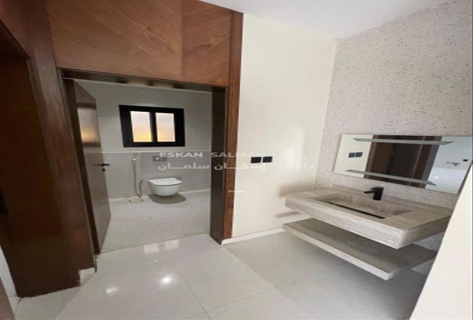 253225 - Property Image 3