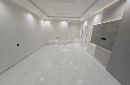 Apartment - 5 Bedrooms - 4 Bathrooms for sale in Al Marwah - Jeddah - Makkah Al Mukarramah