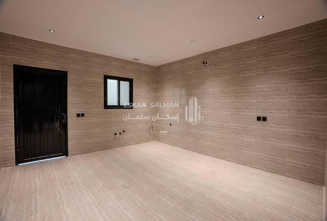 253819 - Property Image 3