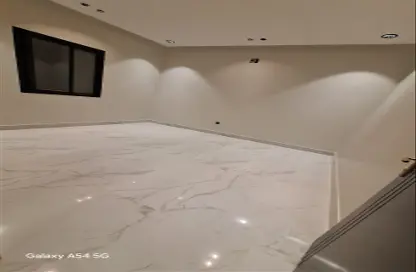 طابق كامل - 3 غرف نوم - 3 حمامات للبيع في الجنادرية - الرياض - الرياض