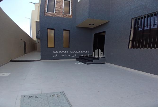 252057 - Property Image 3