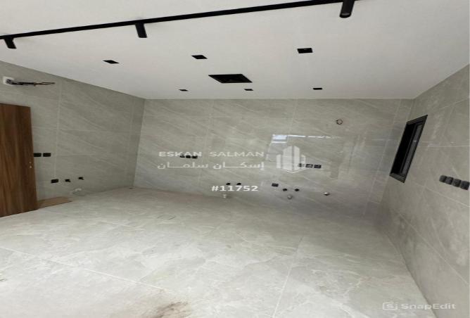 248235 - Property Image 2