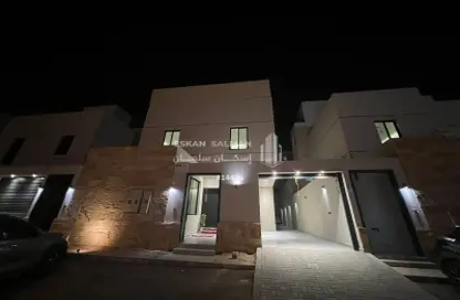 طابق كامل - 6 غرف نوم - 4 حمامات للبيع في الرمال - الرياض - الرياض