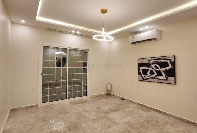256405 - Property Image 2