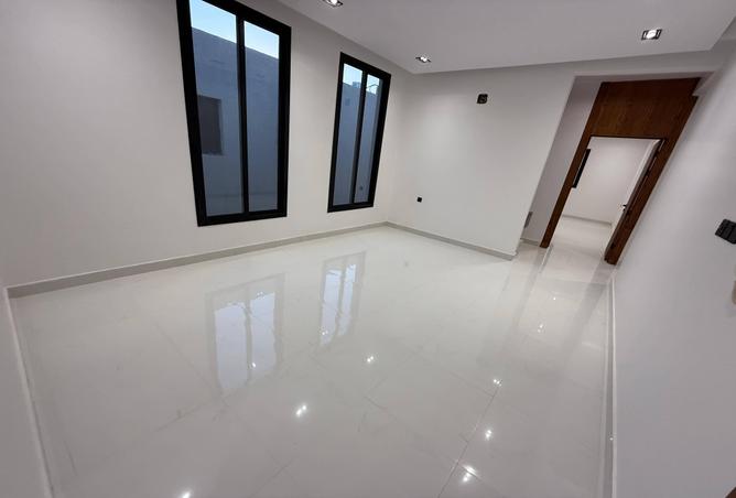255316 - Property Image 2