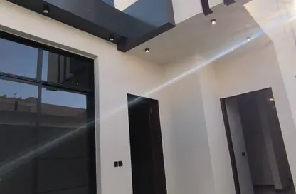 Full Floor - 5 Bedrooms - 4 Bathrooms for sale in Al Bayan - Riyadh - Ar Riyadh