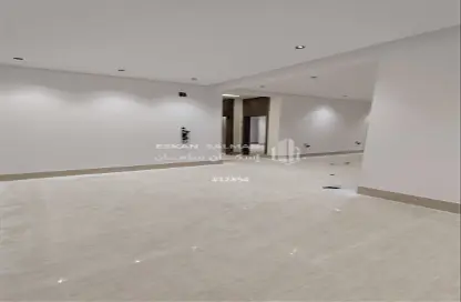 Full Floor - 6 Bedrooms - 3 Bathrooms for sale in Tuwaiq - Riyadh - Ar Riyadh