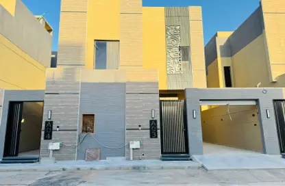 Full Floor - 4 Bedrooms - 3 Bathrooms for sale in Al Munisiyah - Riyadh - Ar Riyadh