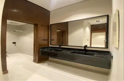 Full Floor - 4 Bedrooms for sale in Al Munisiyah - Riyadh - Ar Riyadh