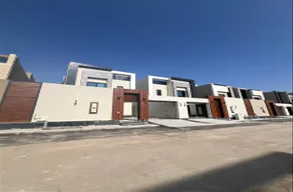 Villa - 5 Bedrooms - 5 Bathrooms for sale in Al Yarmuk - Riyadh - Ar Riyadh