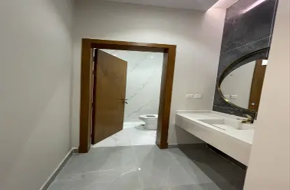 Apartment - 5 Bedrooms - 3 Bathrooms for sale in Al Baghdadiyah Al Gharbiyah - Jeddah - Makkah Al Mukarramah