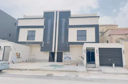 Full Floor - 4 Bedrooms - 4 Bathrooms for sale in Al Munisiyah - Riyadh - Ar Riyadh