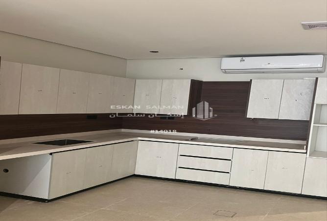 252542 - Property Image 2