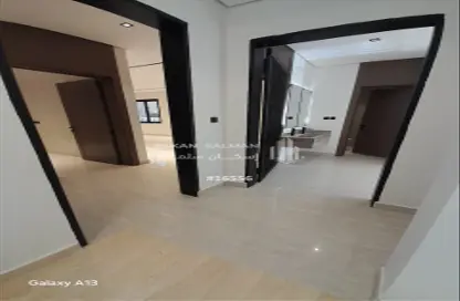 Full Floor - 5 Bedrooms - 4 Bathrooms for sale in West Naseem - Riyadh - Ar Riyadh