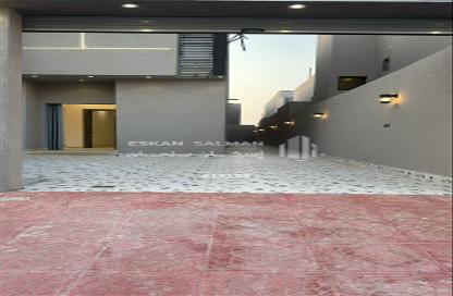 شقة - 8 غرف نوم - 4 حمامات للبيع في بدر - الرياض - الرياض