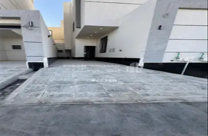 Apartment - 4 Bedrooms - 2 Bathrooms for sale in Al Janadriyah - Riyadh - Ar Riyadh