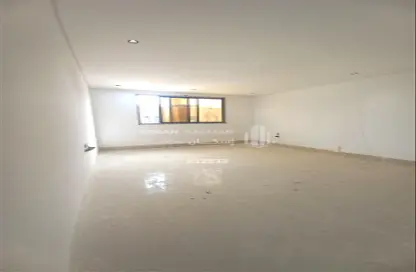 Full Floor - 6 Bedrooms - 4 Bathrooms for sale in Tuwaiq - Riyadh - Ar Riyadh